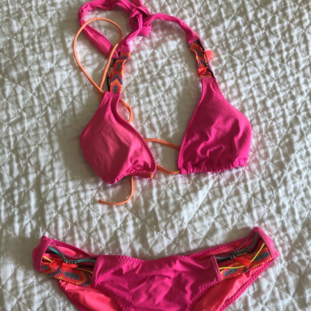 Victoria’s Secret pink bikini